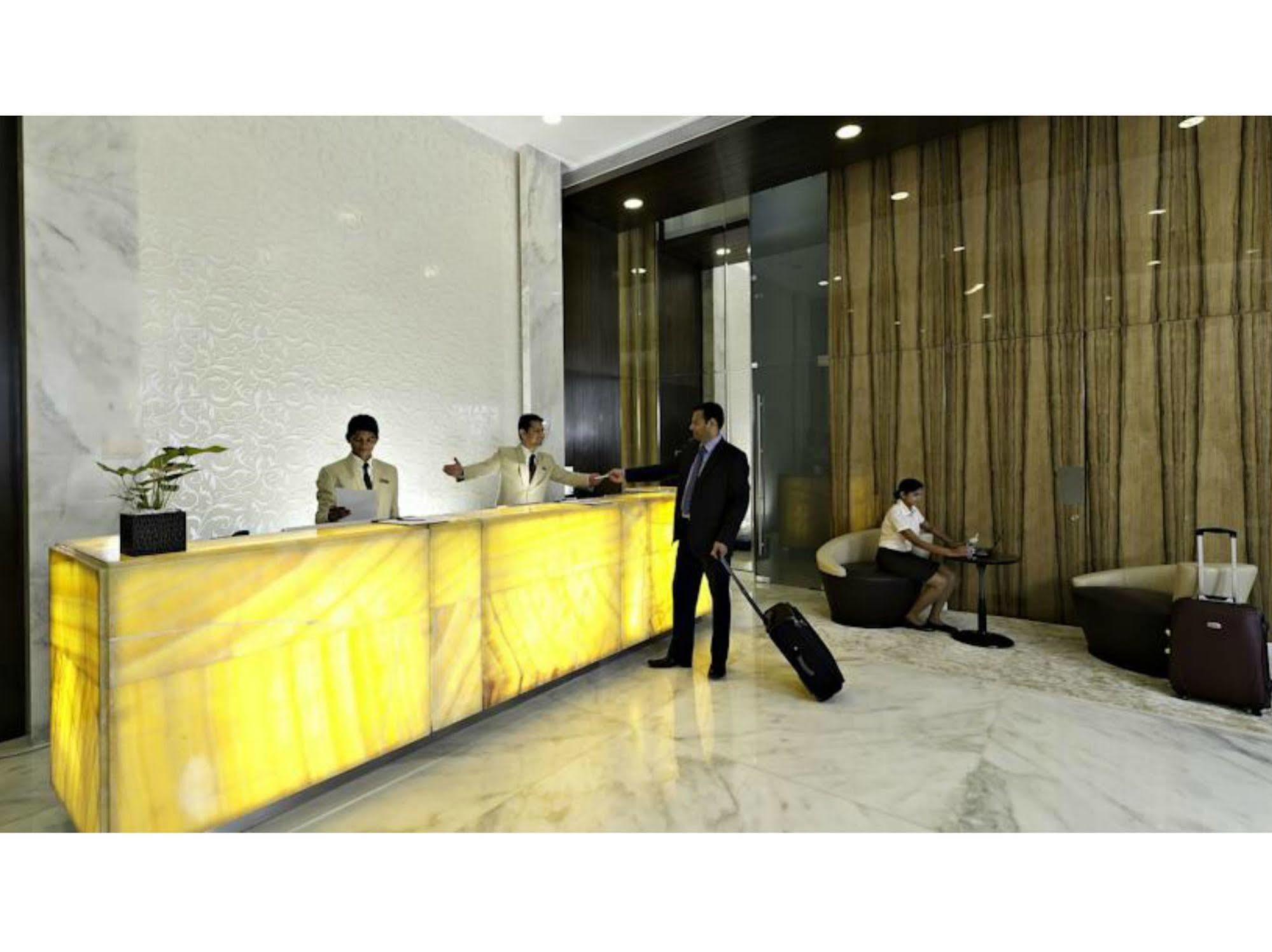 Meluha - The Fern Hotell Mumbai Exteriör bild