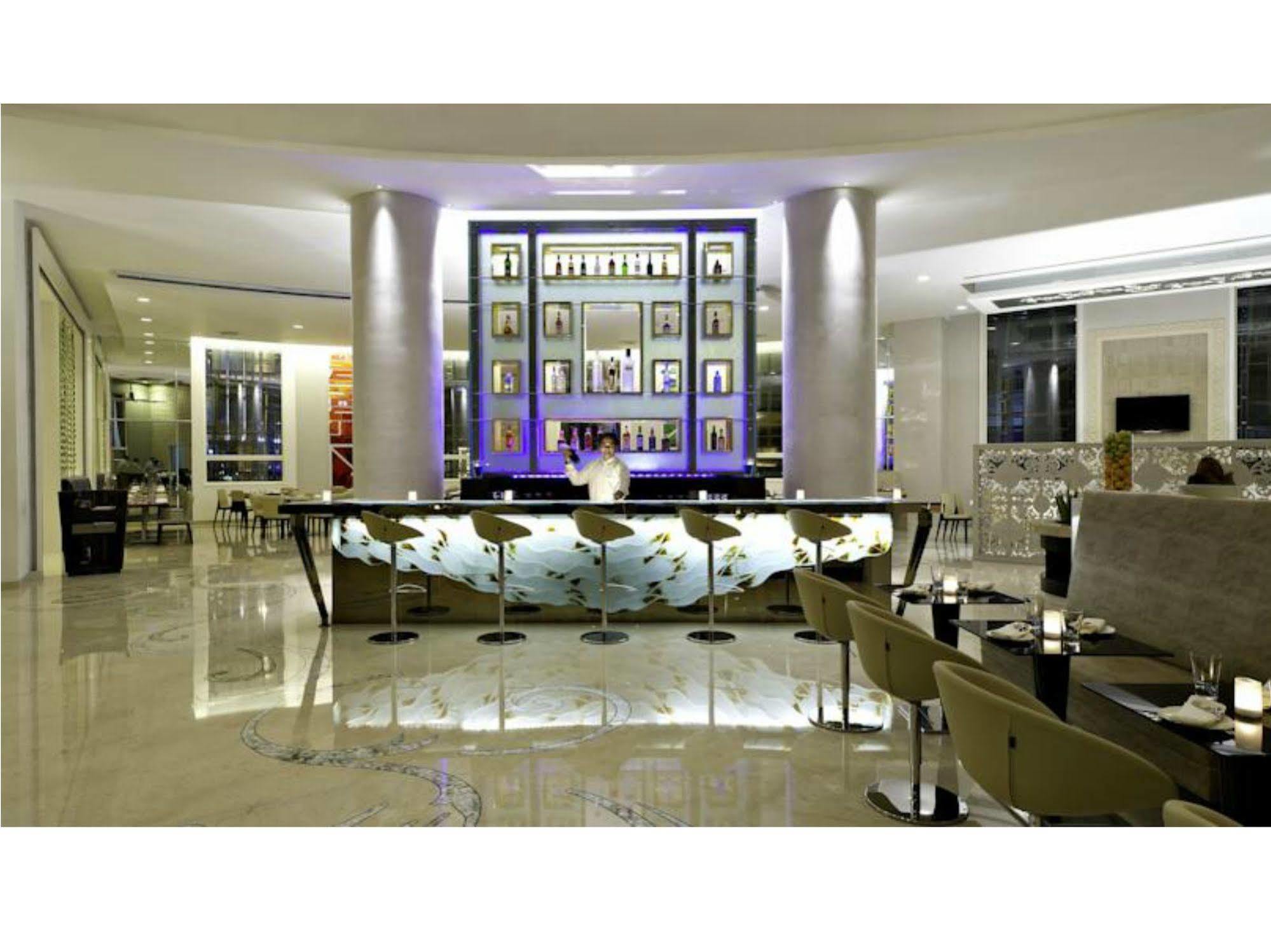 Meluha - The Fern Hotell Mumbai Exteriör bild
