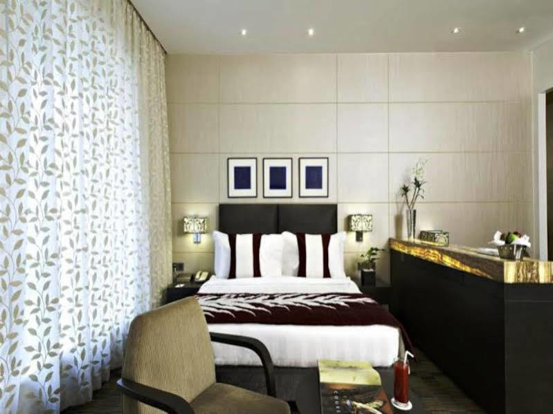 Meluha - The Fern Hotell Mumbai Exteriör bild